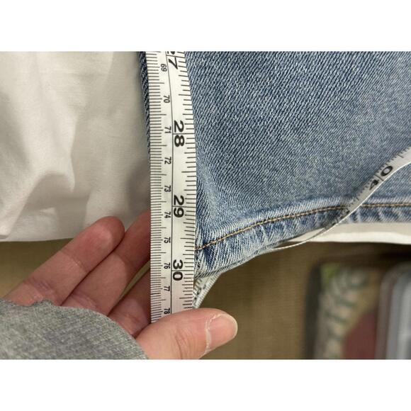 NWOT Hollister Ultra High-Rise Light Medium Wash Ripped Dad Jeans- Size 7 (28w) - Picture 8 of 9